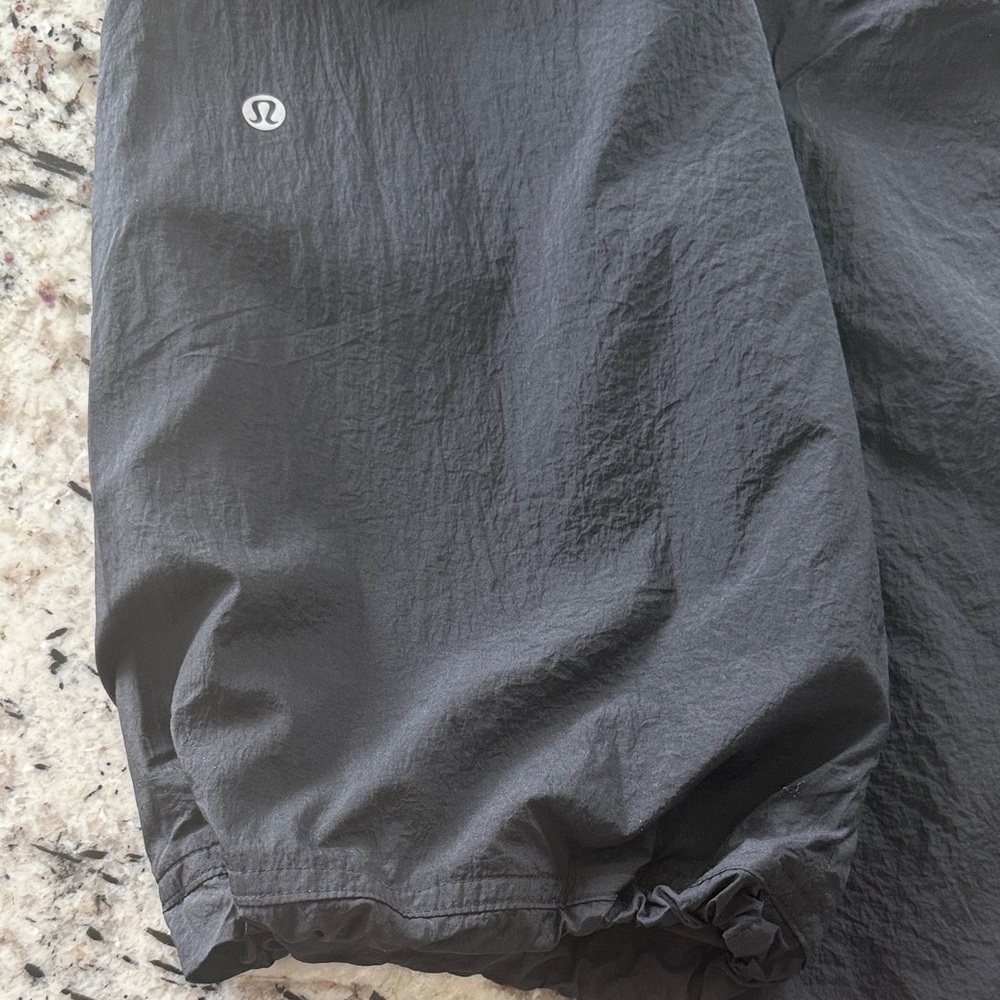 lululemon athletica License to Train MR Joggers with White Piping - Picture 8 of 8
